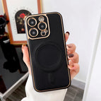 Black / iPhone 15